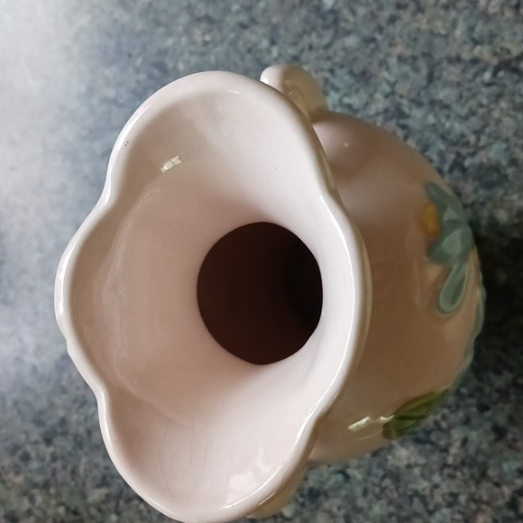 Vintage Hull Vase With Handles Signed USA Hull - Picture 5 of 6